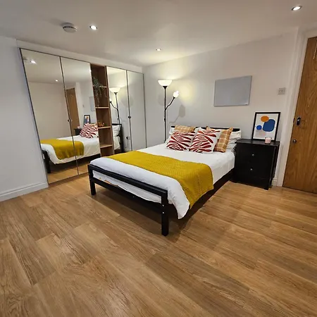 בית הארחה Newport Gardens לידס