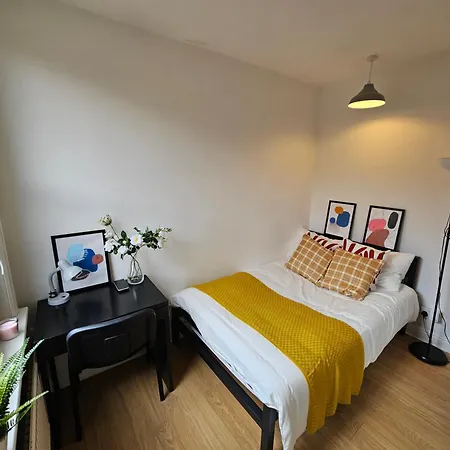 Guest house Newport Gardens *