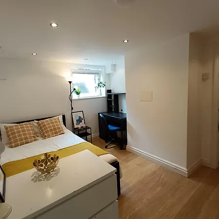 Newport Gardens * Leeds (West Yorkshire)