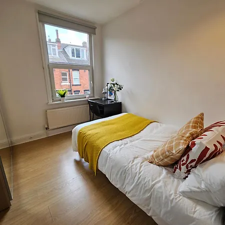 Newport Gardens Guest house *