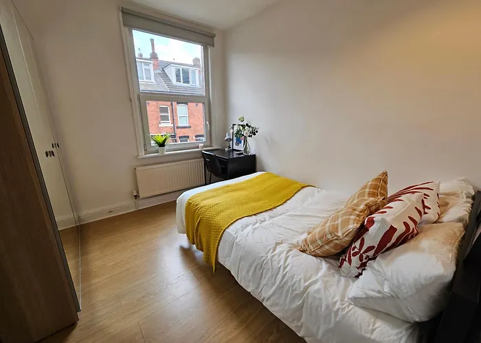 Newport Gardens Guest house *